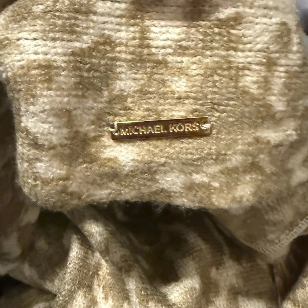 Michael Kors Soft Leopard Print Scarf - Picture 4 of 4